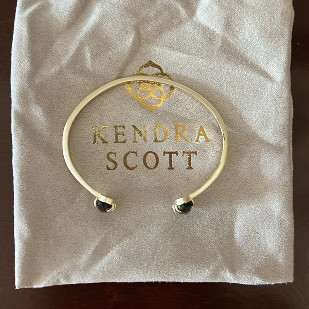 Kendra Scott Edie Cuff Bracelet Black Onyx and Gold - Picture 4 of 7